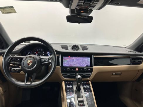 Used 2023 Porsche Macan AWD/4WD image 27