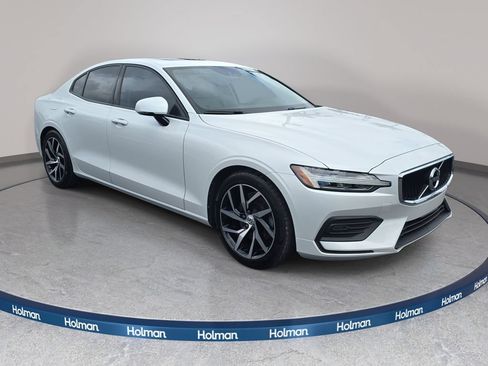 Used 2020 Volvo S60 T5 Momentum FWD image 4