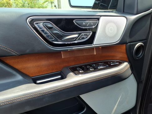 Used 2022 Lincoln Navigator Black Label AWD/4WD image 4