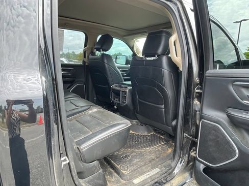 Used 2020 RAM 1500 Laramie AWD/4WD image 18