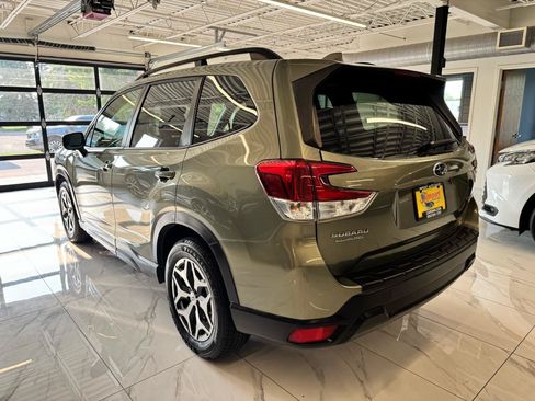 Used 2020 Subaru Forester Premium AWD/4WD image 7