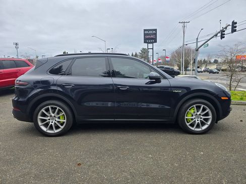 Used 2022 Porsche Cayenne E-Hybrid image 41