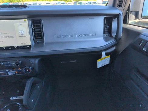 New 2025 Ford Bronco Badlands image 17