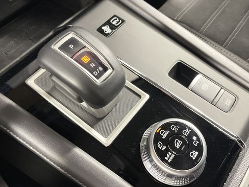 Used 2023 Mitsubishi Outlander SE image 26