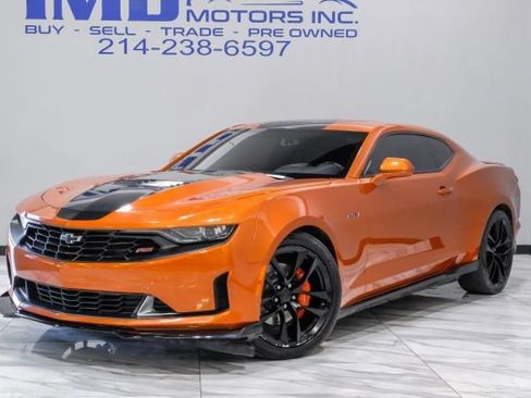 Used 2023 Chevrolet Camaro LT w/ Design Package 2 RWD image 2