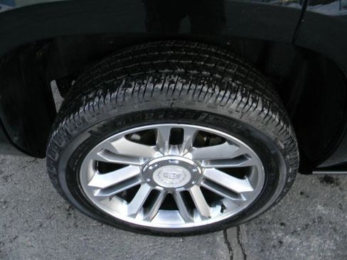 Used 2014 Cadillac Escalade Premium image 30