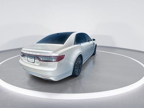 Used 2017 Lincoln Continental Select AWD/4WD image 8