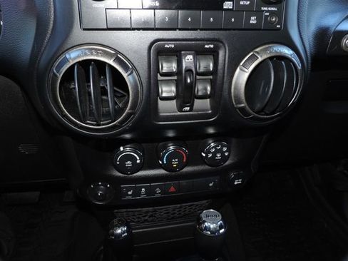 Used 2018 Jeep Wrangler Unlimited Sport AWD/4WD image 26