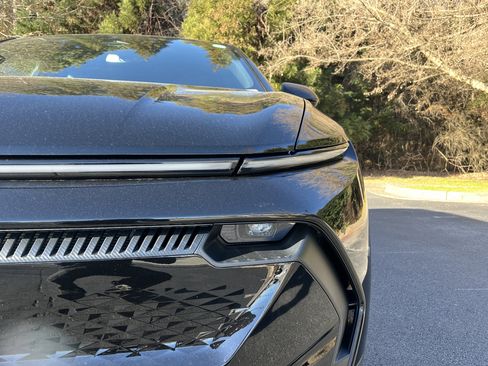 New 2026 Chevrolet Equinox EV LT AWD/4WD image 14