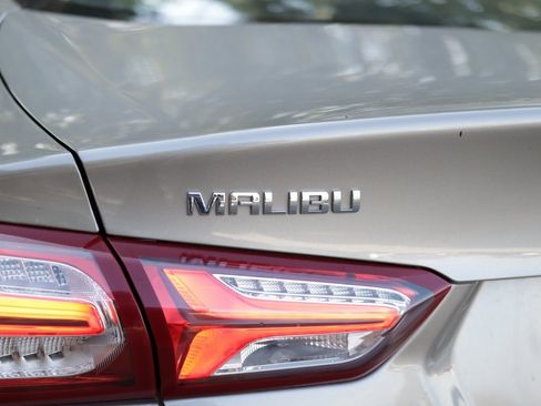 Used 2022 Chevrolet Malibu LT image 30