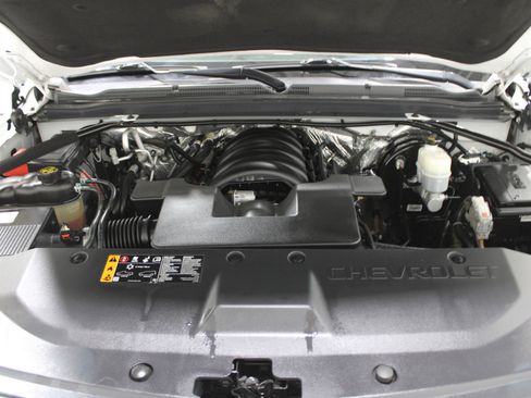 Used 2018 Chevrolet Suburban Premier image 44