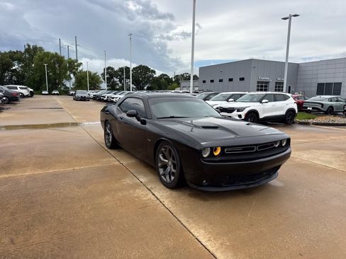 Used 2015 Dodge Challenger R/T w/ Quick Order Package 28B R/T RWD image 7