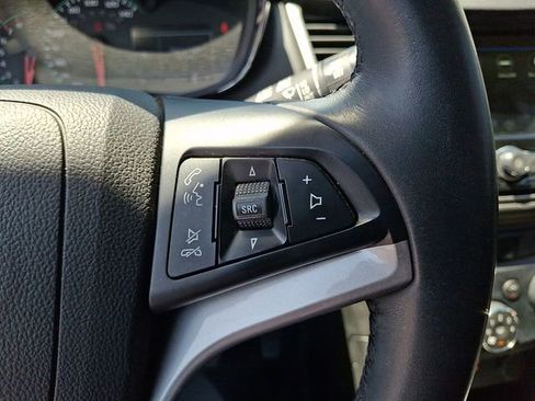 Used 2019 Chevrolet Trax LT w/ Redline Edition FWD image 16