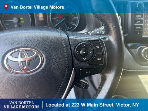 Used 2018 Toyota RAV4 Limited AWD/4WD image 16