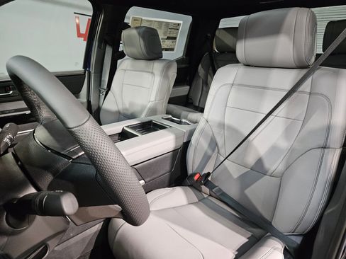 New 2026 Toyota Tundra Limited AWD/4WD image 12