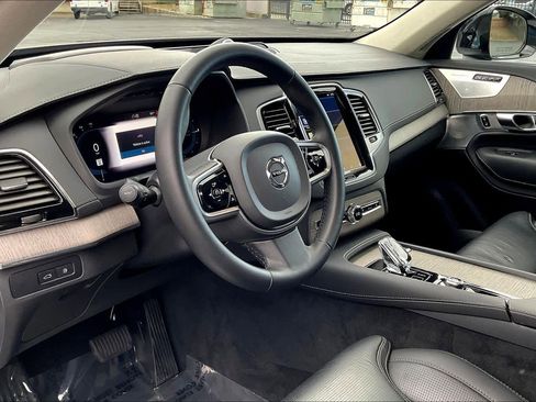 Used 2023 Volvo XC90 T8 Ultimate w/ Lounge Package image 17