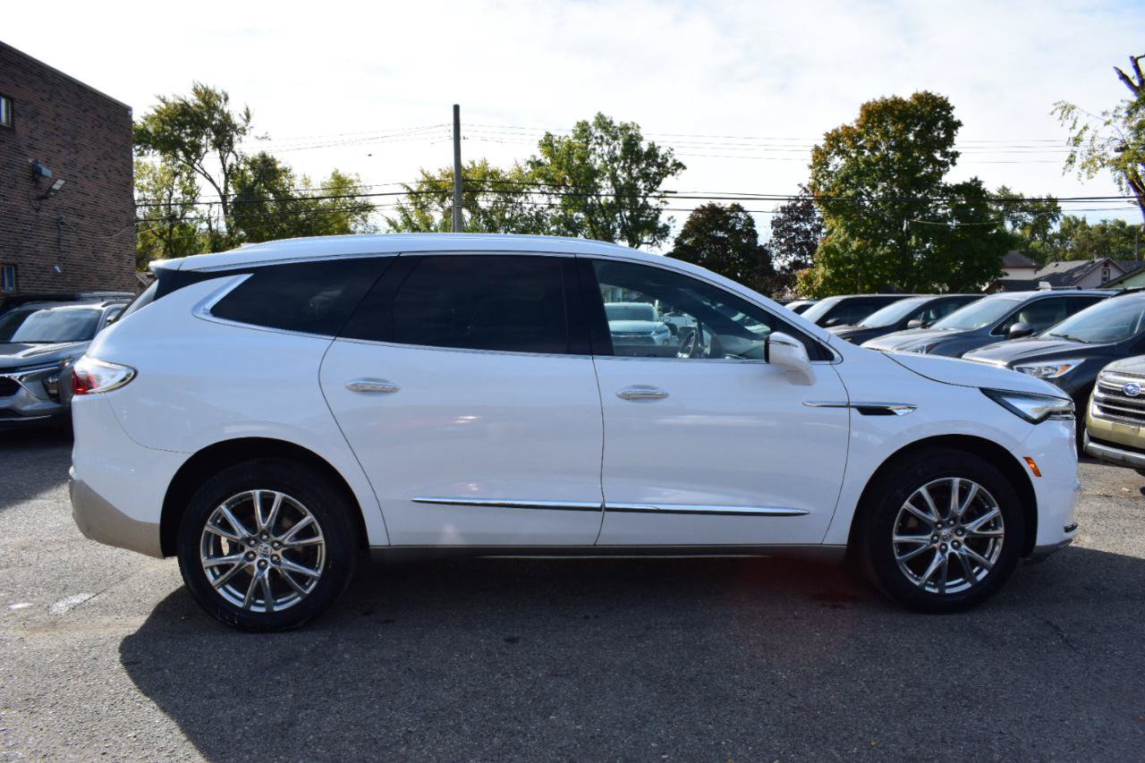 Used 2023 Buick Enclave Essence w/ Experience Buick Package FWD image 5