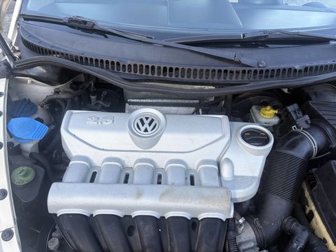 Used 2008 Volkswagen Beetle S image 17