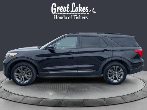 Used 2022 Ford Explorer XLT w/ Equipment Group 202A AWD/4WD image 2
