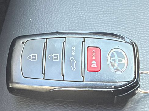 Used 2025 Toyota Highlander XSE AWD/4WD image 21
