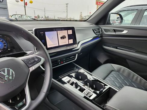 Certified 2025 Volkswagen Atlas Cross Sport SEL Premium R-Line image 9