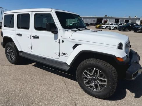 New 2025 Jeep Wrangler Unlimited Sahara AWD/4WD image 2