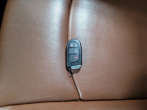 Used 2018 RAM 1500 Laramie Longhorn image 32