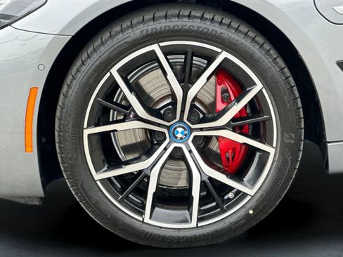 Used 2023 BMW 530e w/ M Sport Package image 25