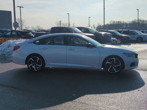 Used 2022 Honda Accord Sport image 9