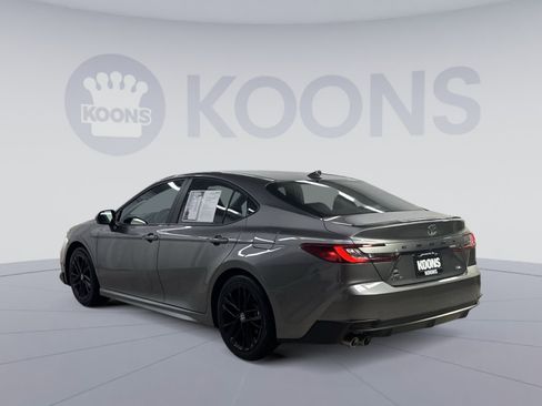 Used 2025 Toyota Camry SE FWD image 18