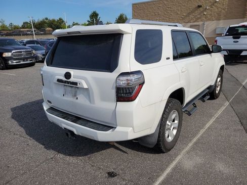 Used 2018 Toyota 4Runner SR5 Premium image 3