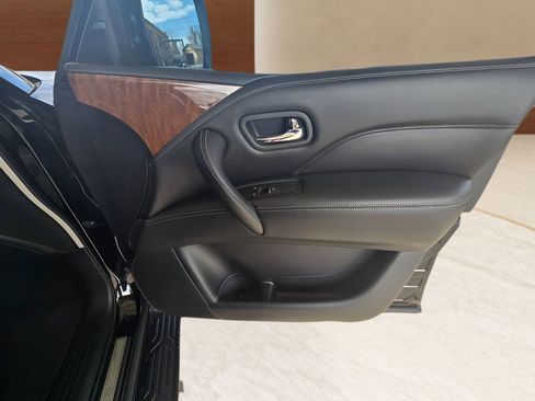 Used 2018 INFINITI QX80 2WD w/ Driver Assistance Package image 46