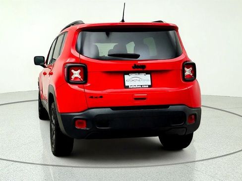 Used 2023 Jeep Renegade Altitude w/ Sun/Sound Group AWD/4WD image 6