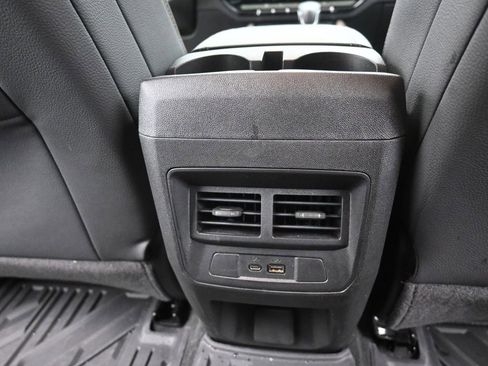 Used 2024 GMC Canyon Denali image 29