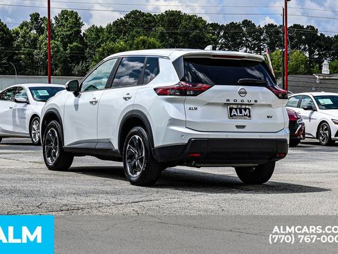 Used 2024 Nissan Rogue SV FWD image 7