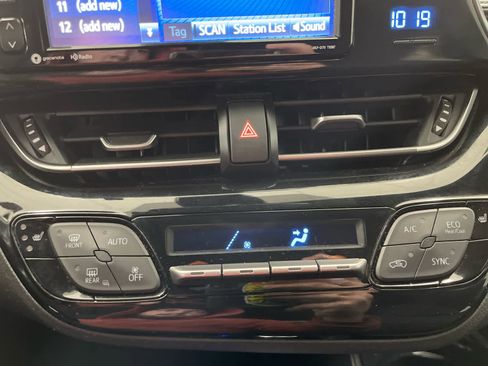 Used 2018 Toyota C-HR XLE image 23