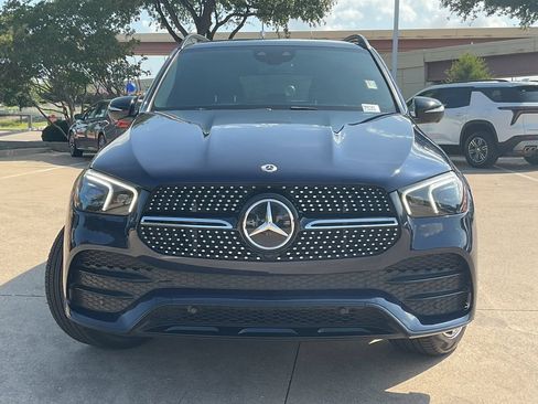 Used 2022 Mercedes-Benz GLE 450 4MATIC image 2