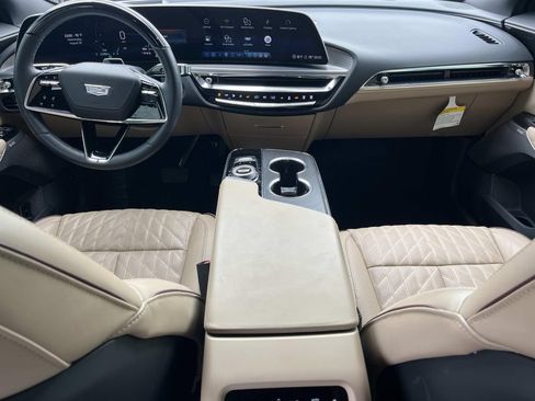 Certified 2024 Cadillac Lyriq Luxury w/ Nappa Leather Package AWD/4WD image 12