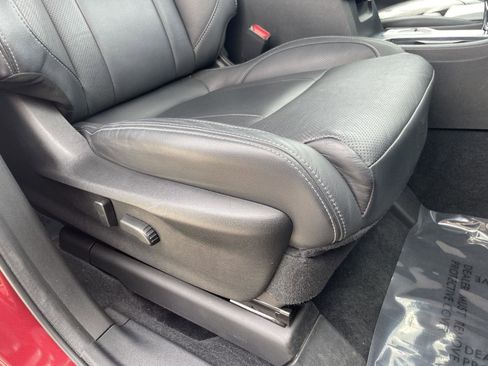 Used 2023 Subaru Ascent Limited image 3