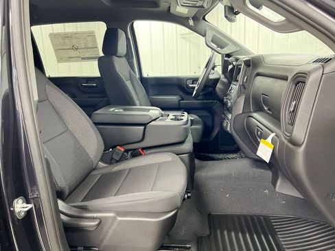 Used 2024 Chevrolet Silverado 2500 Custom w/ Custom Value Package AWD/4WD image 21