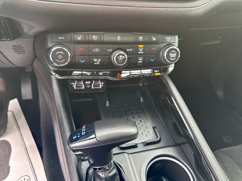 Used 2025 Dodge Durango GT image 35