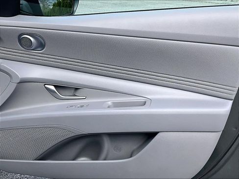 Used 2026 Hyundai Elantra Sport image 12