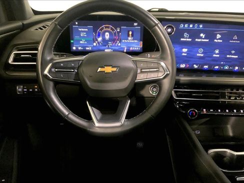 Used 2024 Chevrolet Traverse LT AWD/4WD image 5