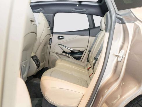 Used 2023 Aston Martin DBX AWD/4WD image 47