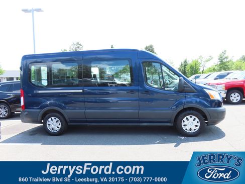 Used 2016 Ford Transit 350 XLT RWD image 4