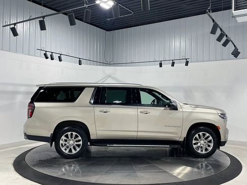 Used 2023 Chevrolet Suburban Premier AWD/4WD image 10