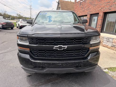 Used 2016 Chevrolet Silverado 1500 Custom w/ Custom Convenience Package AWD/4WD image 3