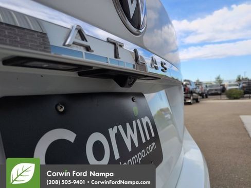 Used 2022 Volkswagen Atlas SEL AWD/4WD image 31