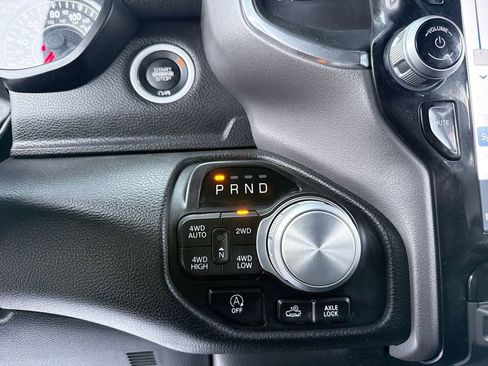 Used 2024 RAM 1500 Laramie AWD/4WD image 16