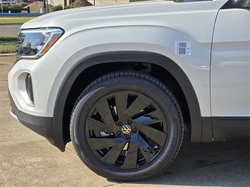 New 2026 Volkswagen Atlas SE image 5